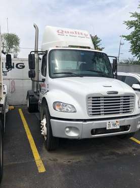 2004 Freightliner Single Axle Day Cab for sale in Chicago, IL