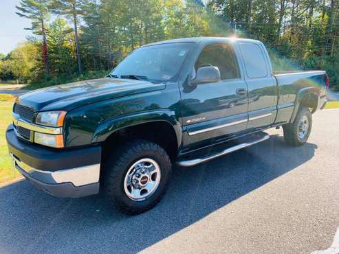 2004 CHEVY SILVERADO 2500HD // 4WD // LS // EXTRA CAB PICKUP for sale in Hampstead, ME