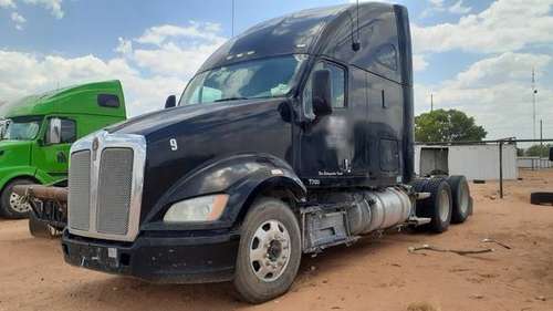 2011 Kenworth T700 T/A Sleeper RTR 2061698-01 - - by for sale in Big Spring, TX