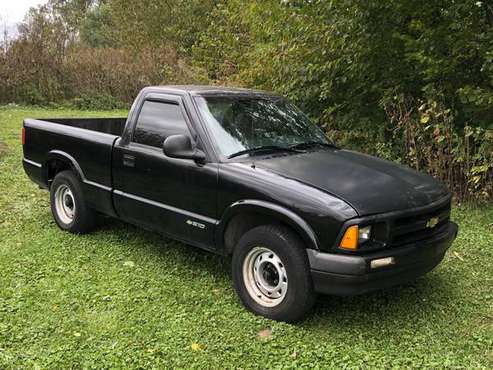 1996 Chevrolet S-10 for sale in CRESTWOOD, IL