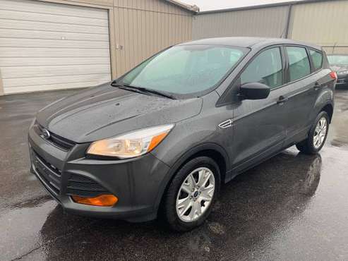 2016 Ford Escape BackUp Camera Brand New Tires Fully Detailed SUV for sale in Jeffersonville, KY
