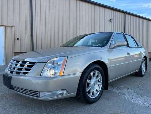 2008 Cadillac DTS Luxury II - 4 6 V8 - One Owner - Only 79, 000 Miles for sale in Uniontown , OH