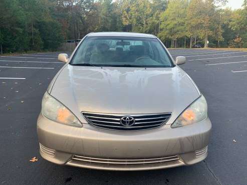 2005 TOYOTA CAMRY LE - cars & trucks - by dealer - vehicle... for sale in Columbia, SC