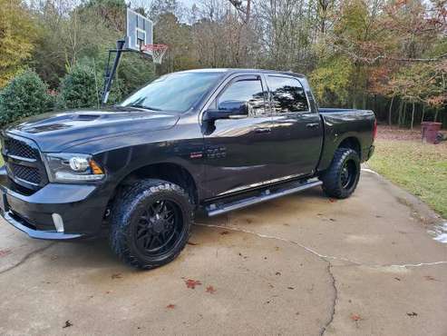 2017 RAM 1500 NIGHT EDITION CREW CAB 4X4 - cars & trucks - by owner... for sale in Nashville, AR