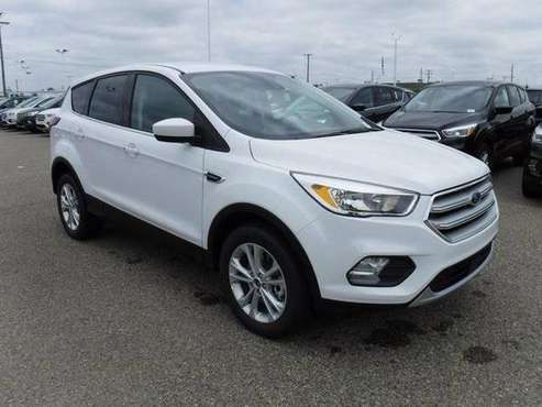 2019 Ford Escape SUV SE (Oxford White) GUARANTEED APPROVAL for sale in Sterling Heights, MI