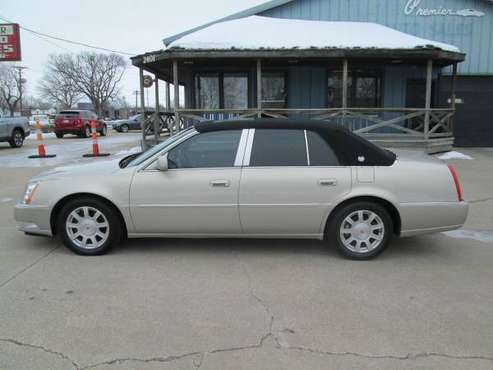 2008 Cadillac DTS 1-Owner 50, 010 Miles Mint Condition - cars for sale in Des Moines, IA