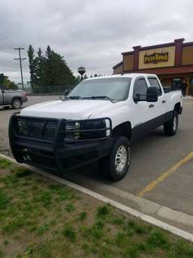 2007 Chevy Crew Cab for sale in Mahnomen, ND