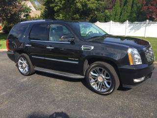 2012 Escalade Hybrid - 7 PASSENGER - cars & trucks - by owner -... for sale in Saint James, NY