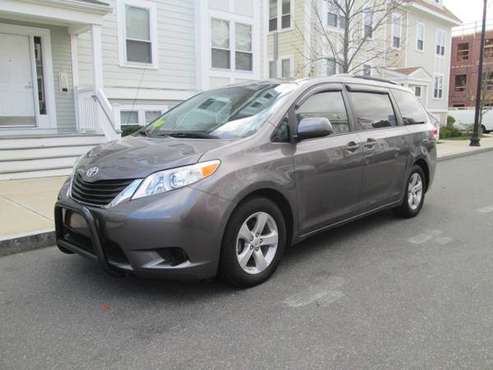 2011 TOYOTA SIENNA LE 55000 MILES AUTO CAMERA 1 OWNER CLEAN CARFAX -... for sale in Brighton, MA