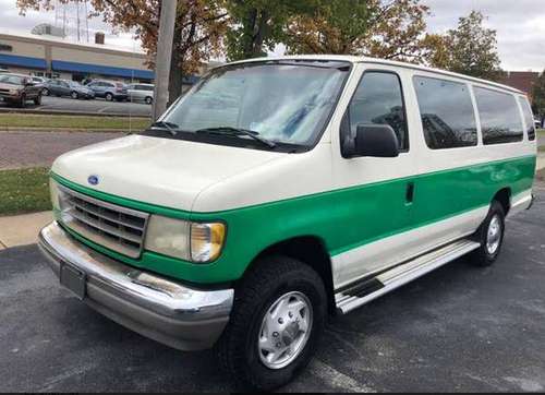 ★ 15-PASSENGER VAN ★ 1-OWNER FORMER CHURCH VAN - cars & trucks - by... for sale in Champaign, KY