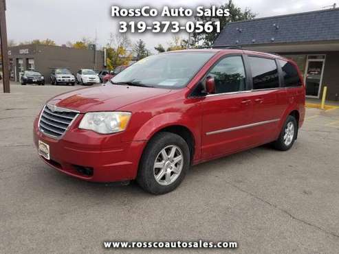 2010 Chrysler Town Country Touring - - by dealer for sale in Cedar Rapids, IA