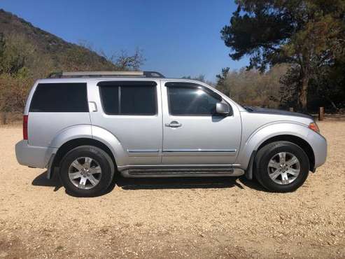 Reduced! 2011 Nissan Pathfinder 4WD 7 Seater with Warranty - cars & for sale in Monterey, CA