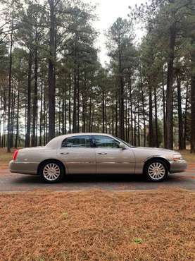 2002 Lincoln Town Car - cars & trucks - by dealer - vehicle... for sale in Benton, AR