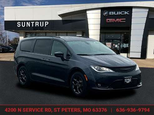 2020 Chrysler Pacifica Touring L Plus FWD for sale in St Peters, MO