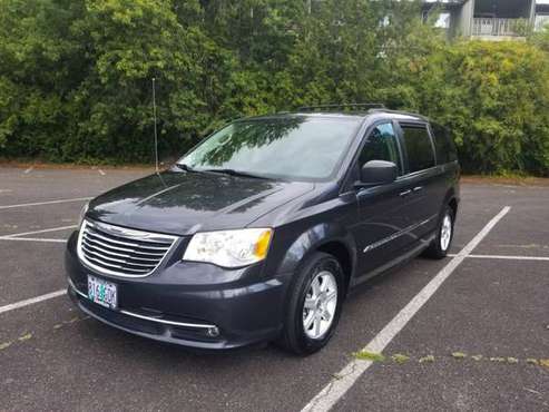 2011 CHRYSLER TOWN & COUNTRY TOURING for sale in Gladstone, OR