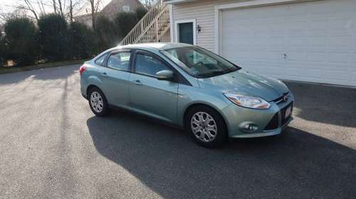 2012 Ford Focus SE - cars & trucks - by owner - vehicle automotive... for sale in leominster, MA