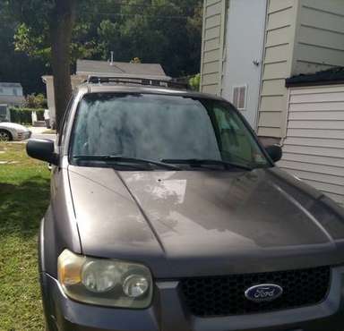 Ford escape 2005 for sale in Keansburg, NJ