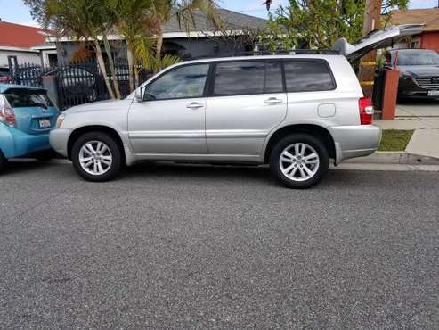 2006 Toyota Highlander Hybrid, 3rd Row Leather - - by for sale in CA