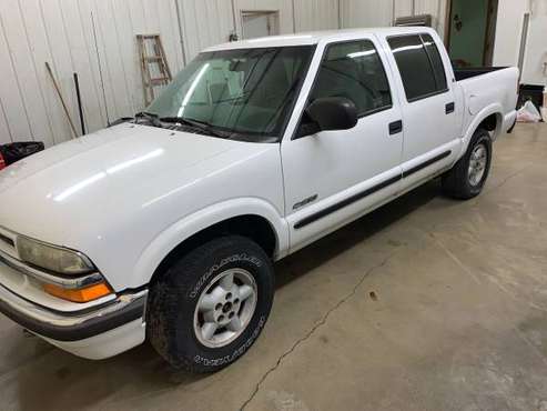 2002 Chevy S10 Crew Cab pickup 4x4 for sale in Jerseyville, MO