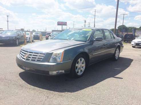 2006 CADILLAC DTS GRAY for sale in Detroit, MI