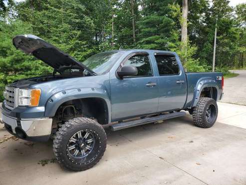 2012 GMC SIERRA SLE CREW CAB 4X4 lifted 20x12 tires for sale in Fruitport, MI