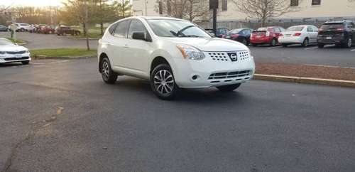 Cute angelic 2009 Nissan Rogue 4x4, leather and sunroof - cars &... for sale in Waltham, MA