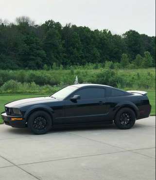2006 Ford Mustang GT Deluxe for sale in Grafton, WI