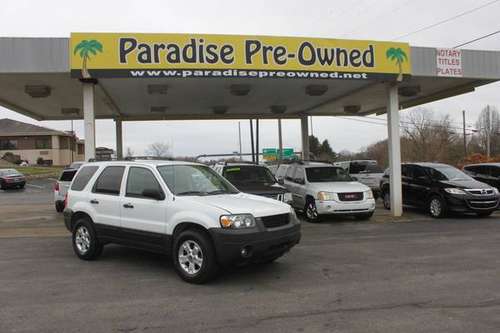 2005 Ford Escape XLT Florida NO RUST - - by dealer for sale in New Castle, OH