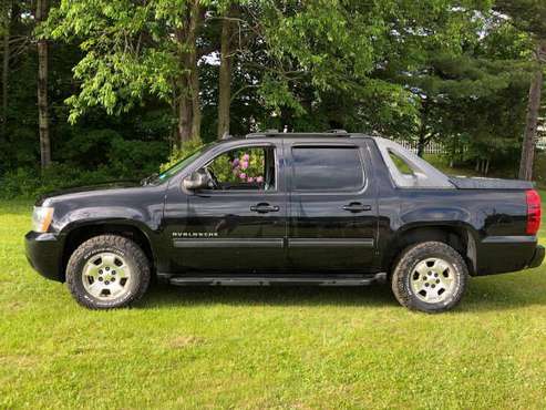 2012 Chevrolet Avalanche LS 4X4 for sale in Newport, MA