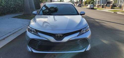 2018 Toyota camry Le excellent condition clean title for sale in midway city, CA
