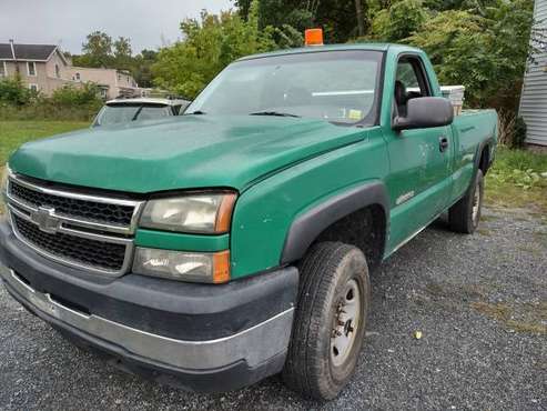 06 Chevy 2500 pickup with tool box, just inspected (1 owner) - cars for sale in Newburgh, NY