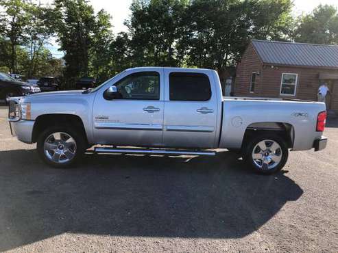 Chevrolet Silverado 4x4 1500 LT Crew Cab 4dr Pickup Truck Used Chevy for sale in Greenville, SC