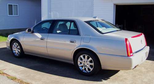 2009 Cadillac DTS Luxury I FWD for sale in Belle Vernon, PA