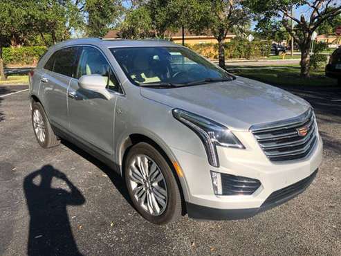 2018 Cadillacs XT5 premium luxury/ sunroof/ navigation/ leather/ for sale in Hollywood, FL