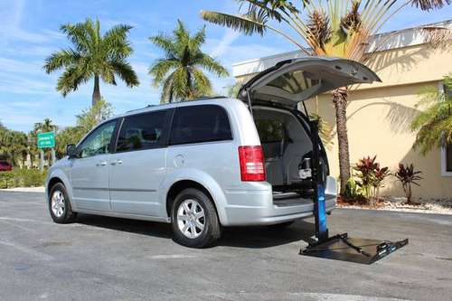 2009 Chrysler Town & Country Power Rear Entry Mobility Wheelchair Van for sale in Fort Myers, FL