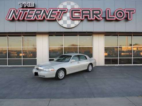 2005 Lincoln Town Car Signature Limited Sedan 4D V8, 4 6 Liter for sale in Omaha, NE