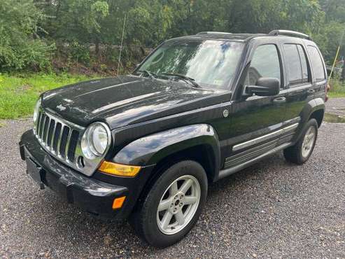 2005 Jeep Liberty Automatic 4x4 Leather Sunroof Power - cars & for sale in Front Royal, VA