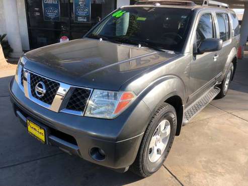 06' Nissan Pathfinder SE, 6Cyl, 2WD, Auto, Third Row, SunRoof, Leahter for sale in Visalia, CA