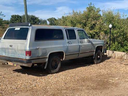 91 Chevy Suburban with Plow for sale in BELLE FOURCHE, SD