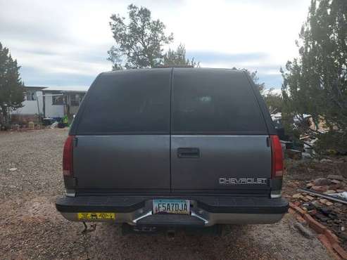 4 x 4 Chevy Suburban mechanically sound for sale in Seligman, AZ