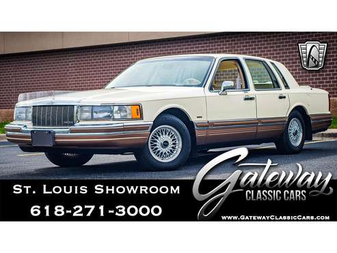 1990 Lincoln Town Car for sale in O'Fallon, IL