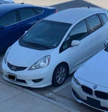 White Honda Fit 2009 - cars & trucks - by owner - vehicle automotive... for sale in Lubbock, TX