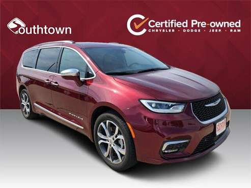 2021 Chrysler Pacifica Pinnacle AWD for sale in Indianola, IA