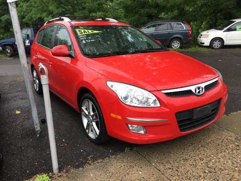 2011 Hyundai Elantra Touring edition Leather sunroof heated seats more for sale in Southport, NY