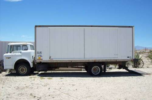 1981 Ford Box Truck with lift gate for sale in Desert Hot Springs, CA