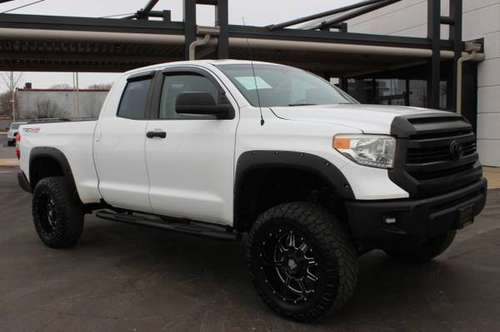 2014 Toyota Tundra LIFTED 4WD W/CUSTOM ACCESSORIES - cars & for sale in milwaukee, WI
