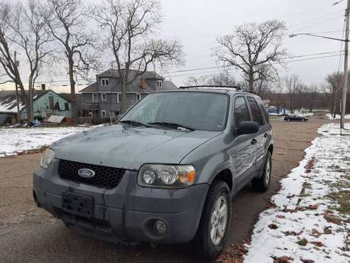 2005 Ford escape xlt 4wd - cars & trucks - by owner - vehicle... for sale in Alliance, OH