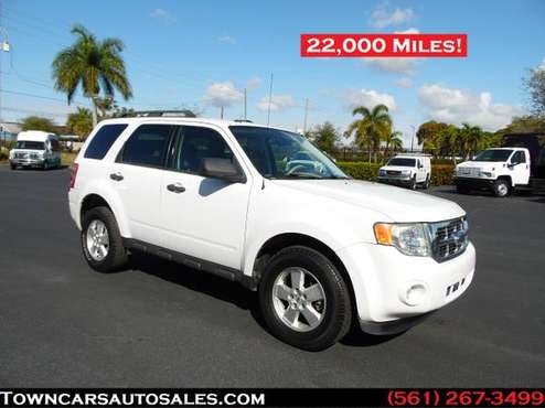 Ford Escape 4-door Truck SUV XLT Ford Escape SUV 22, 000 Miles! for sale in West Palm Beach, FL