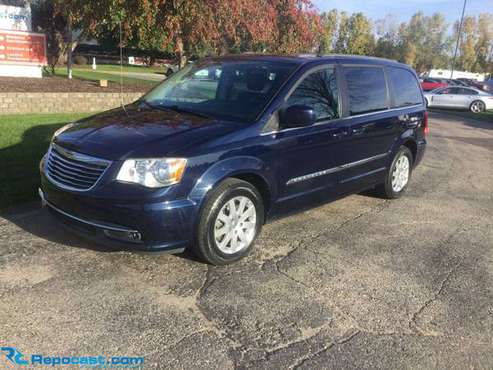 2014 Chrysler Town & Country (1024) for sale in Byron Center, MI