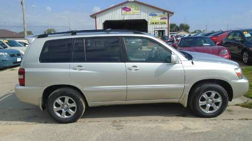 07 toyota highlander awd 185,000 miles $4250 for sale in Waterloo, IA